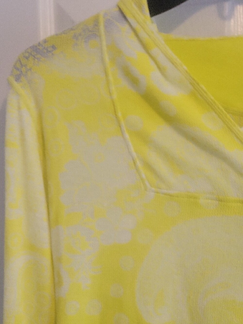 Title Nine SzSm Sheer Yellow Floral Long Sleeve V-Neck Hoodie Tee - Picture 4 of 5